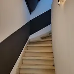 6 Bedrooms Apartment