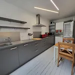 6 Bedrooms Apartment De Panne