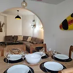 6 Bedrooms Apartment De Panne