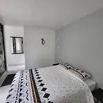 Apartment 6 Bedrooms *