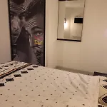 6 Bedrooms Apartment