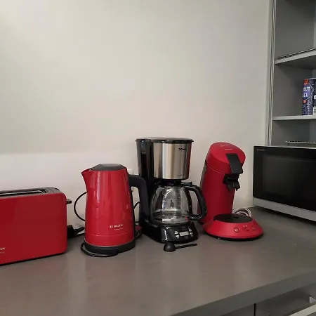 Apartment 6 Bedrooms *