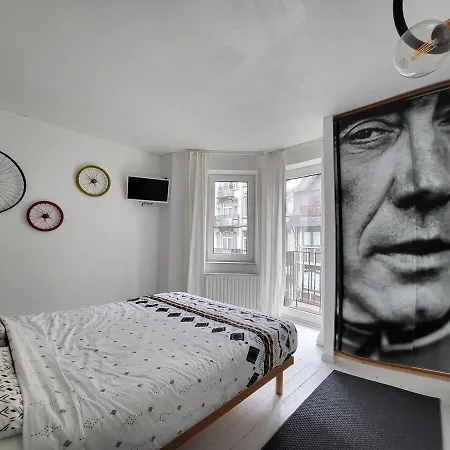 6 Bedrooms