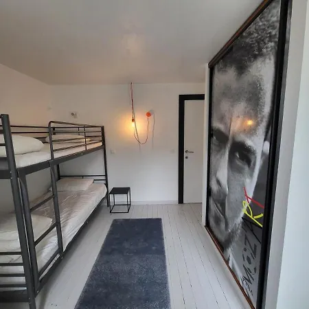 アパート 6 Bedrooms *