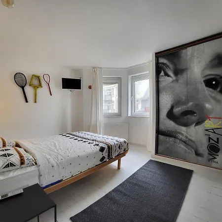 6 Bedrooms