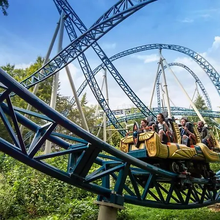 6 Bedrooms * De Panne